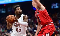 季前赛-布泽利斯19分莫布利12+9 公牛险胜骑士