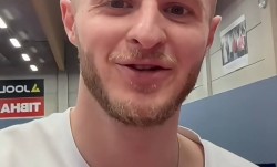 德甲首秀丢掉2分！多方都在为樊振东发声，吴敬平两次晒照支持